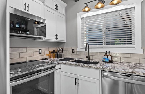 Sandpoint House | Townhouse in Private Lakeside Community