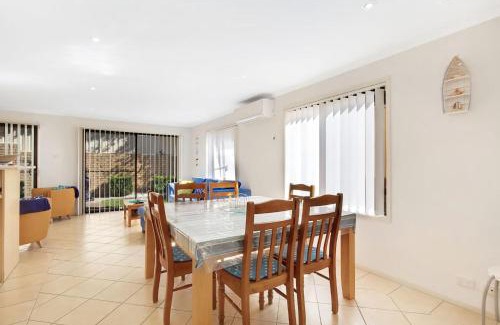 Salamander Bay House | Townhouse in the heart of Port Stephens