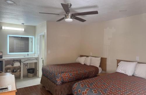 Brawley Hotel | Townhouse Inn and Suites