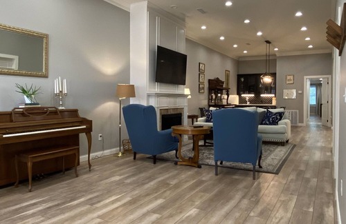 McMinnville House | Townhouse located in historic downtown McMinnville, Tennessee