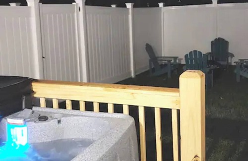Jeffersonville House | Townhouse mins to UofL & KY Exposition Center