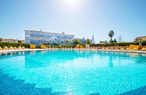 Portimao House | Townhouse Moreton by Algarve Vacation
