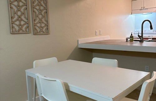 Gainesville House | Townhouse Near I75. Pet Friendly w/fire pit.