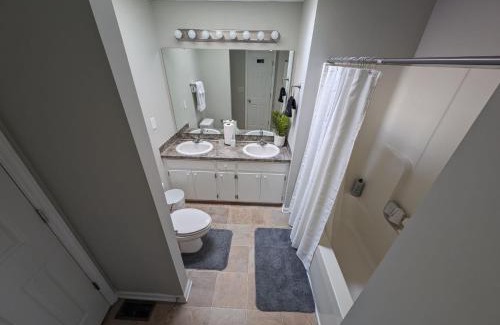 Winterville House | Townhouse near shopping/dining