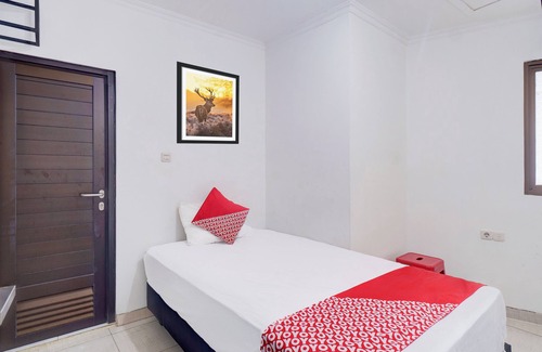 North Gunung Sahari Hotel | Townhouse Oak Ancol