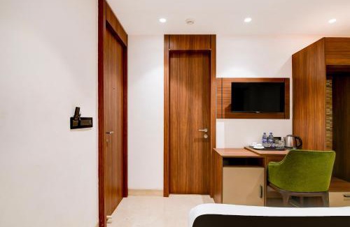 New Town Hotel | Townhouse Oak DLF Newtown Bus Terminal