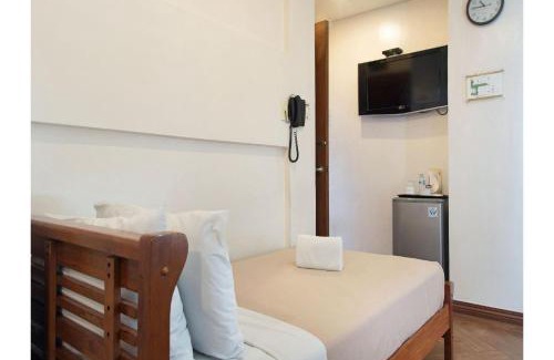 Pio del Pilar Hotel | Townhouse OAK Metro Manila Near Osmena Highway PNR Pasay formerly Avitel Hotel