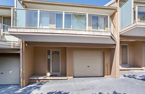 Nelson Bay House | Townhouse on Tomaree Central to cbd