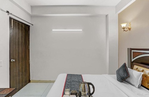 Noida Hotel | Townhouse Premium