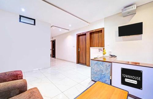 Rajendra Nagar Hotel | Townhouse Rajendra Nagar Main Road