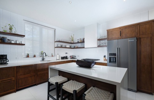 Las Catalinas House | Townhouse with Pool 2 Minute Walk to the Beach