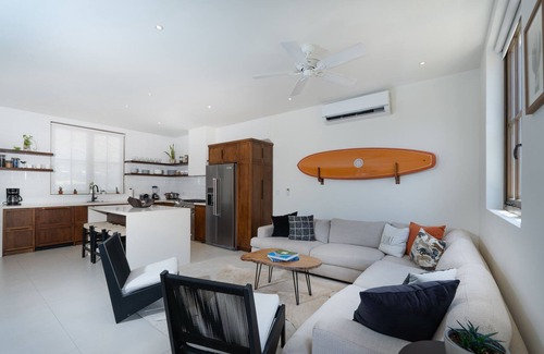 Las Catalinas House | Townhouse with Pool 2 Minute Walk to the Beach