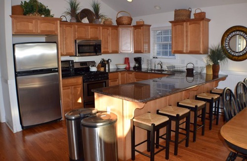 Townsend's Inlet Condo | Townsends Inlet Beachblock - 9 unit private community with a shared POOL!