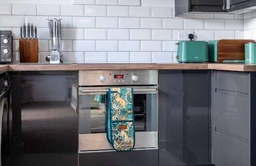Swindon Apartment | Towpath Gardens Apartment