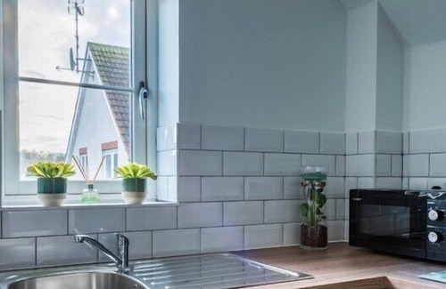 Swindon Apartment | Towpath Gardens Apartment