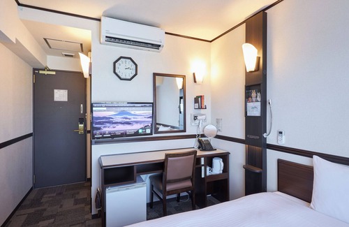Takaoka Hotel | Toyoko Inn Shin Takaoka Station Shinkansen Minami