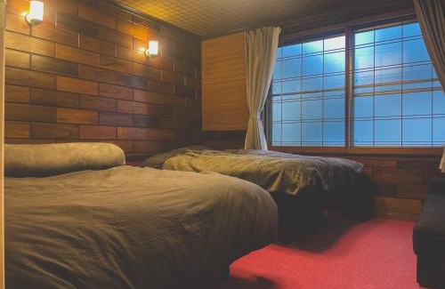 Toyooka House | TOYS 927 private room guesthouse and gallery, next to the cinema theater