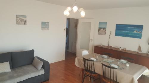 Dinard Apartment | Très bel appartement centre ville 2 mn plages et marché