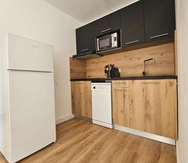 Lecci Apartment | Très bel appartement T3 dans résidence hotellière "Fiori Di Cala Rossa"