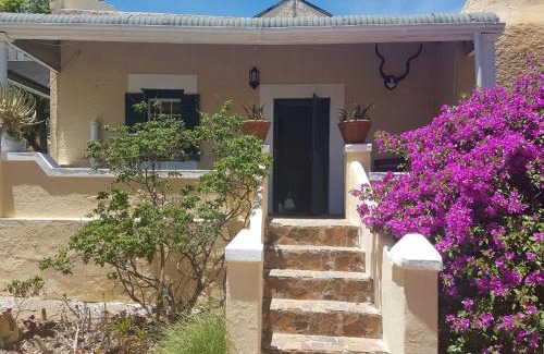 Graaff-Reinet House | Trackers Inn