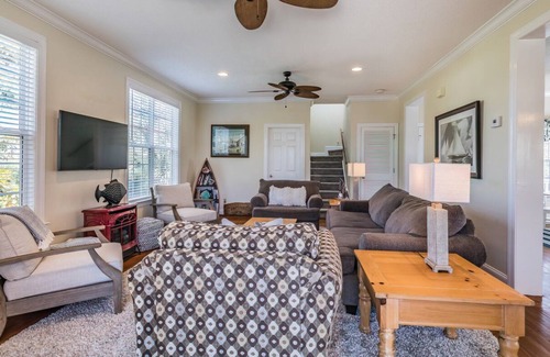 Beachwalk House | TradeWind on Harbor Island - 4 Bedrooms Sleeps 8