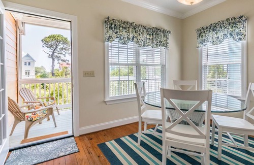 Beachwalk House | TradeWind on Harbor Island - 4 Bedrooms Sleeps 8