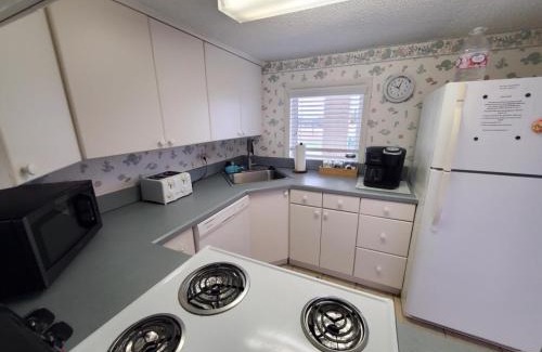 Crescent Beach Apartment | Tradewinds 151 condo