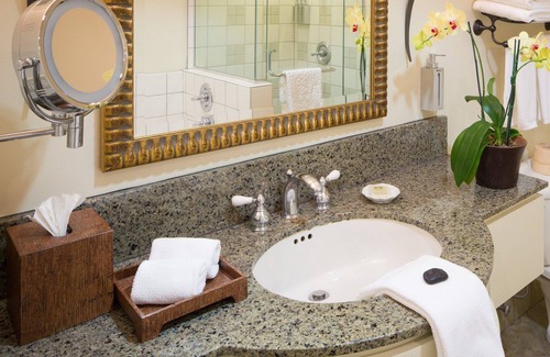 Northwest Carmel Hotel | Tradewinds Carmel