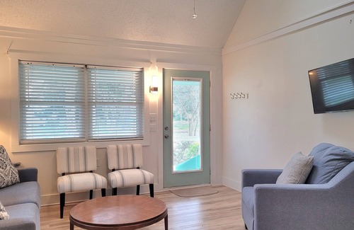 Oriental Apartment | Tradewinds - Quaint Apartment in the Village