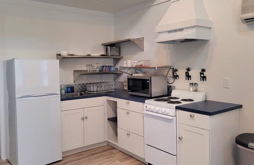 Oriental Apartment | Tradewinds - Quaint Apartment in the Village