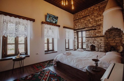 Berat House | Tradita e Beratit