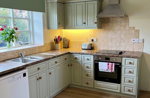Upper Brailes Cottage | Traditional 2 Bedroom Cotswold Stone Cottage