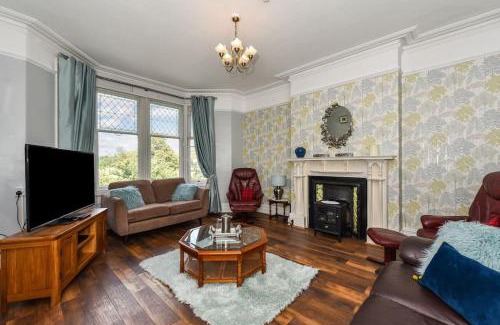 Pontcanna House | Traditional 3-Bed Property in Pontcanna with Parking