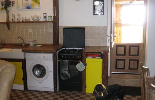 Noyant Cottage | Traditional 300 year old French Cottage private pool/ garden WIFI Pets Welcome