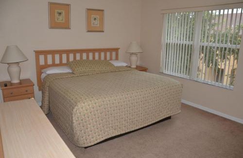 Regal Palms House | Traditional 4 Bed 3.5 Bath Townhome
