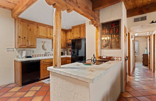 Northeast Santa Fe Hotel | Traditional, Beautiful, Relaxing Downtown Condo At Fort Marcy