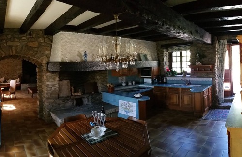 Camoel House | Traditional breton cottage near beach in huge fenced park for total privacy