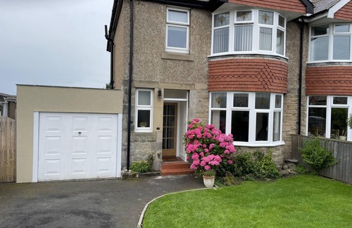 Seahouses House | Traditional, Charming 3 Bedroom House in Seahouses