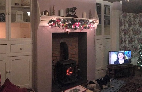 Brynteg Cottage | Traditional, comfortable cottage near Benllech