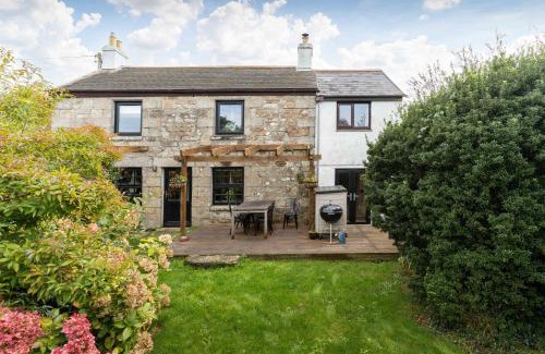 Saint Erth Praze House | Traditional Cornish Cottage in the Countryside.