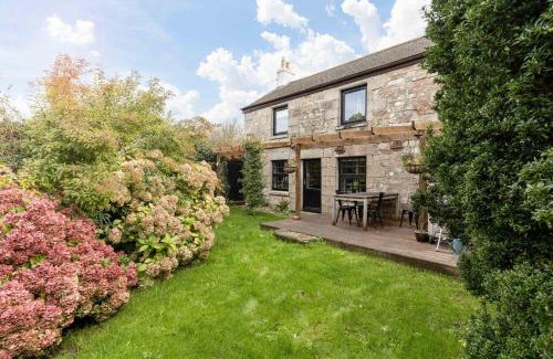 Saint Erth Praze House | Traditional Cornish Cottage in the Countryside.