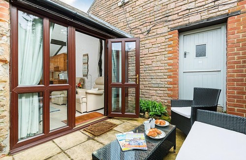 Whitchurch Canonicorum Cottage | Traditional Cottage with Private Outside Space
