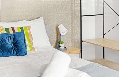 Glebe House | Traditional Double Room in Glebe - Nearby USYD - Shared Bathroom
