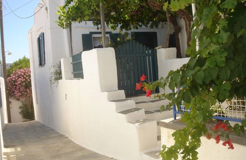 Apollonia House | Traditional Family House Centrally Located