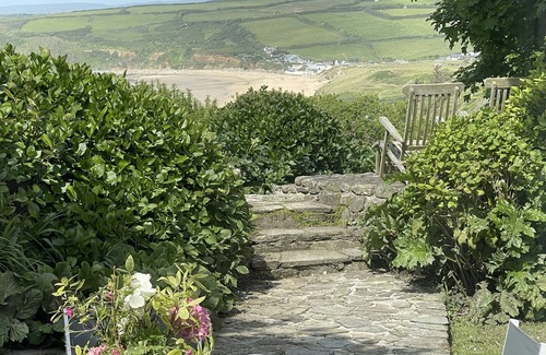Saint Erth Praze Other | Traditional Farmhouse, close to beach, stunning sea views, parking & huge garden