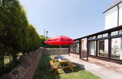 Swanage Other | Traditional Farmhouse With Private Hot-tub