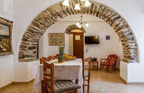 Koronos House | Traditional House in Koronos