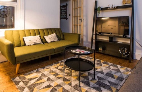 Pontrilas House | Traditional House Near Worcester City Centre