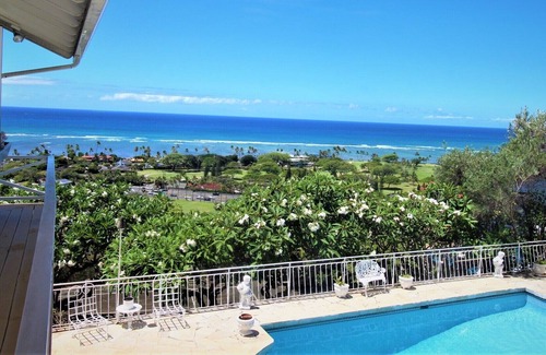 Waialae Iki Ridge House | Traditional Island Style Home with Amazing Ocean View and Private Pool