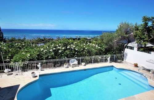 Waialae Iki Ridge House | Traditional Island Style Home with Amazing Ocean View and Private Pool